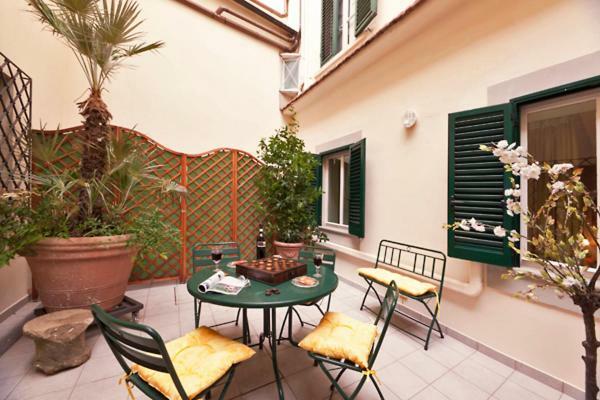 Via Dei Fossi Apartment Florencja Zewnętrze zdjęcie
